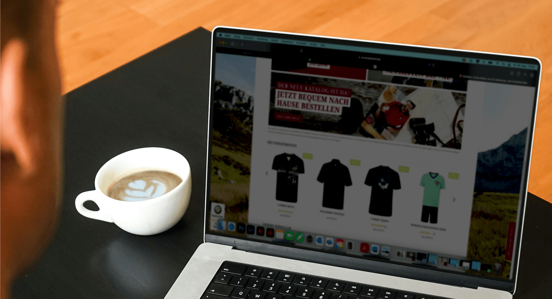 Customer Knowledge Base for E-commerce Platforms